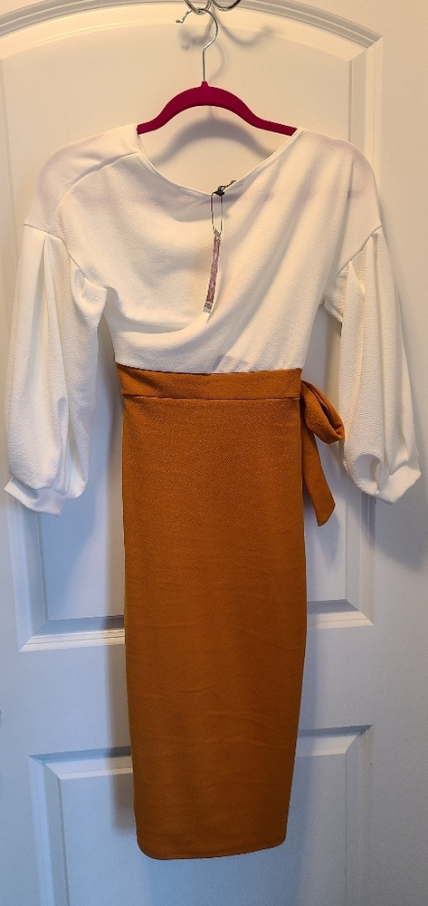 Contrast Dress - Picture 4 of 4